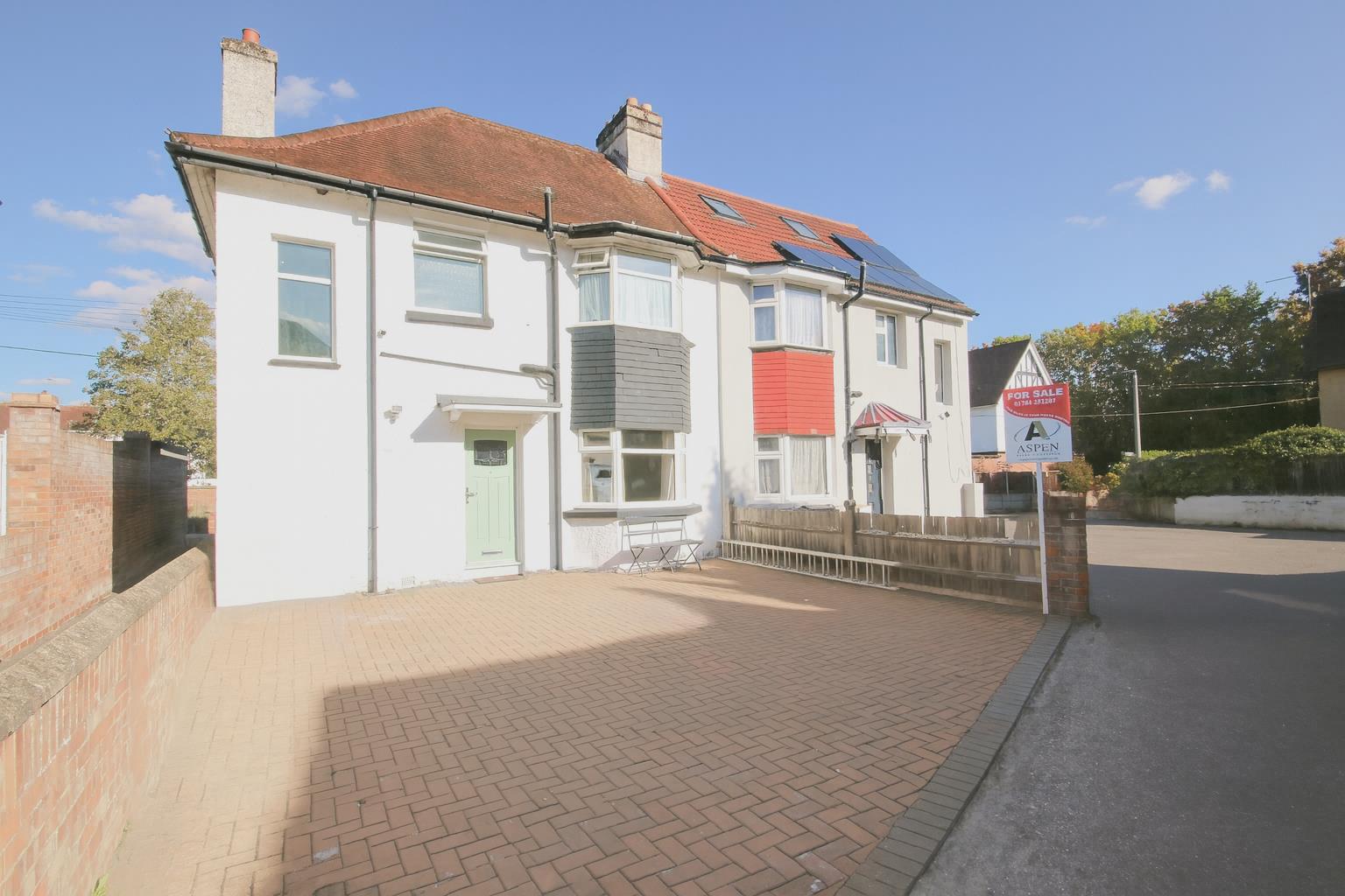 Southgate Avenue, Feltham